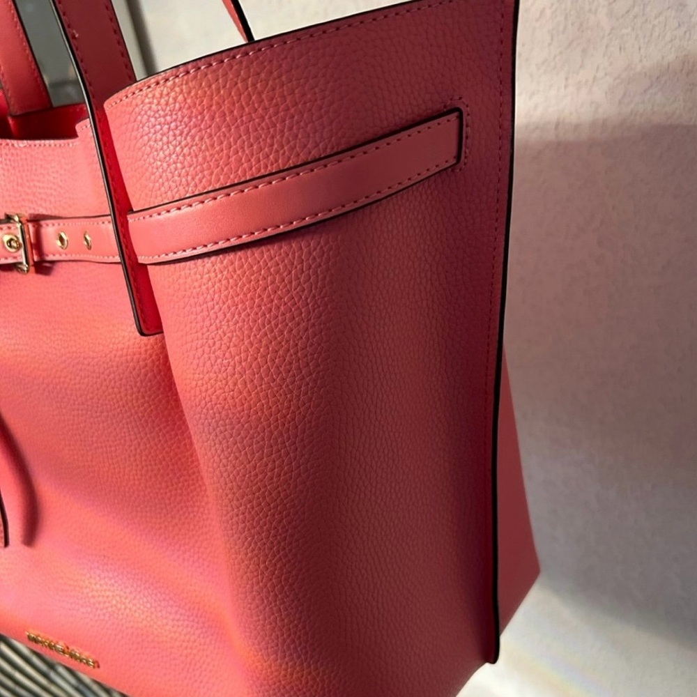 Michael Kors Emilia Large East West Coral Tote Bag - Picture 4 of 6
